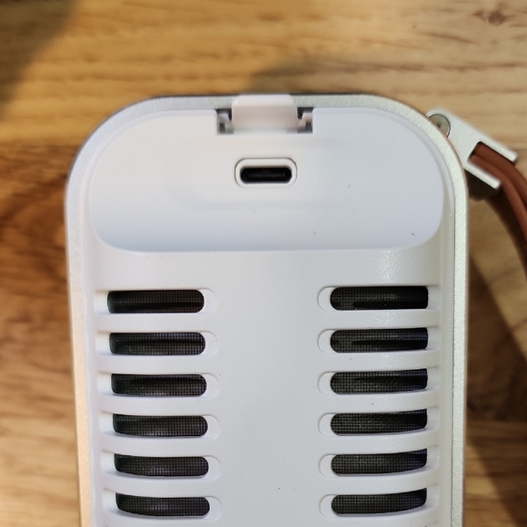 NEW LG PuriCare Mini wireless Air Purifier portable - Picture 5 of 9